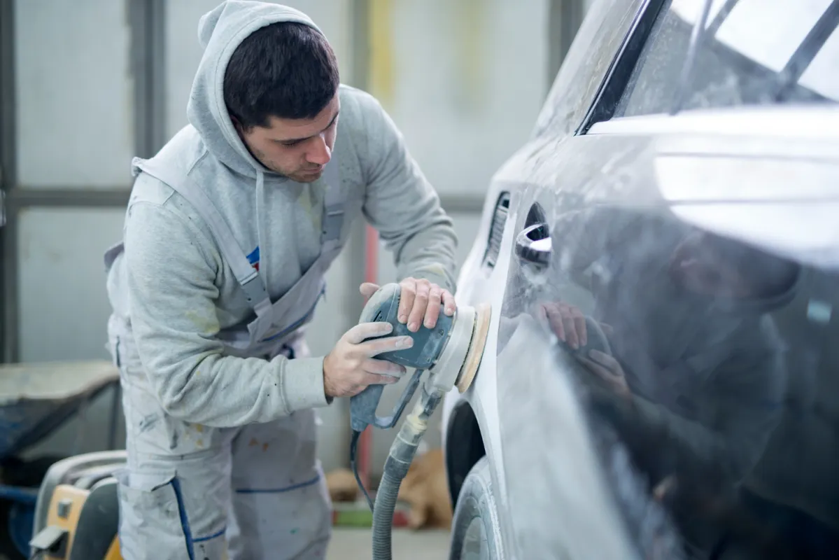 Tinichigerie auto: Ce trebuie să știi despre reparațiile de caroserie